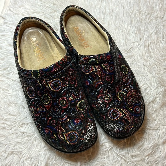 Alegria Shoes - Women’s Alegria Kay 7847 colorful leather clogs shoes size 38
